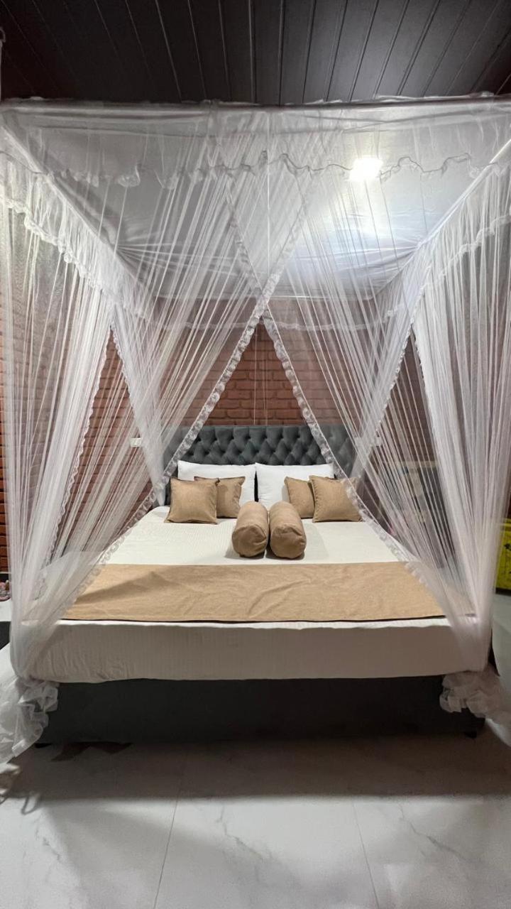 Adam'S Apple Homestay เอลลา ภายนอก รูปภาพ